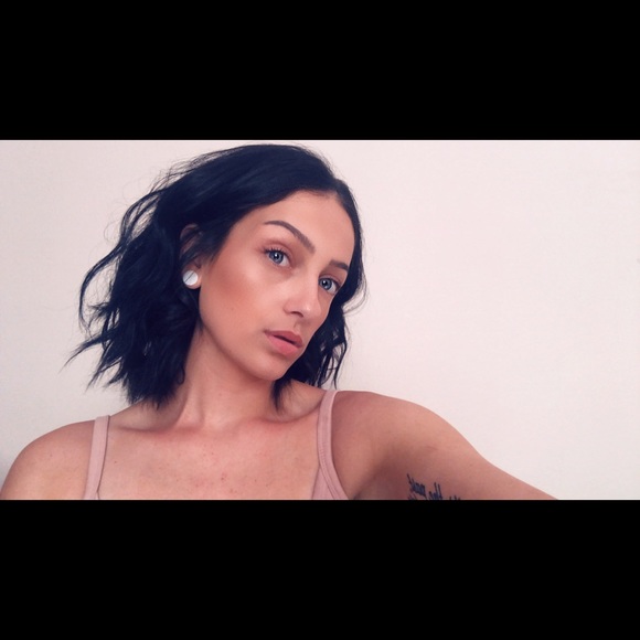 Meet your Posher, Rebecca - Picture 1 of 1